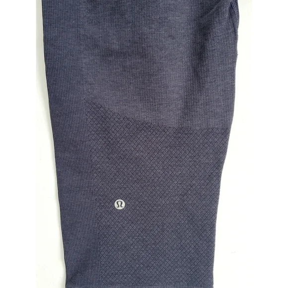Lululemon Seamlessly Street Crop Heathered Naval Blue Seamless Leggings Size 8 - Picture 3 of 5